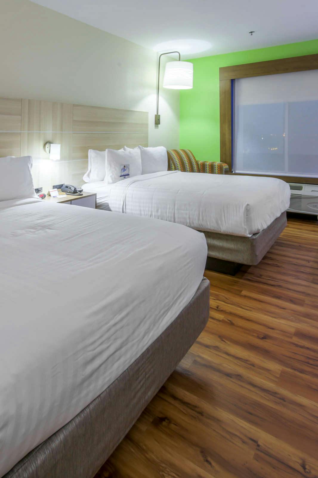 Hotel Holiday Inn Express & Suites Raymondville photo 5