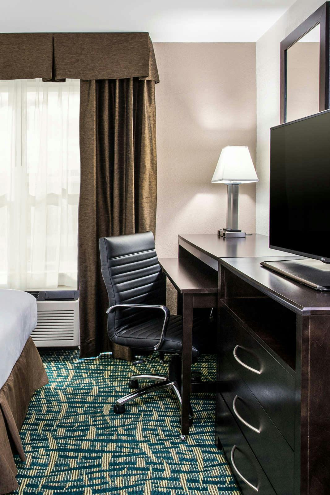 Hotel Holiday Inn Express & Suites Wyomissing photo 4