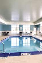 Hotel Holiday Inn Express & Suites Galesburg photo 1