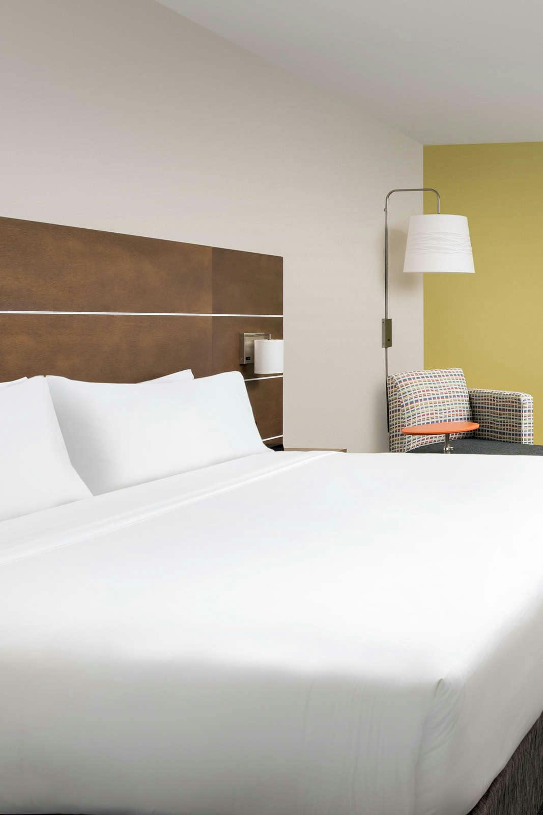 Hotel Holiday Inn Express & Suites San Antonio North - Windcrest photo 3