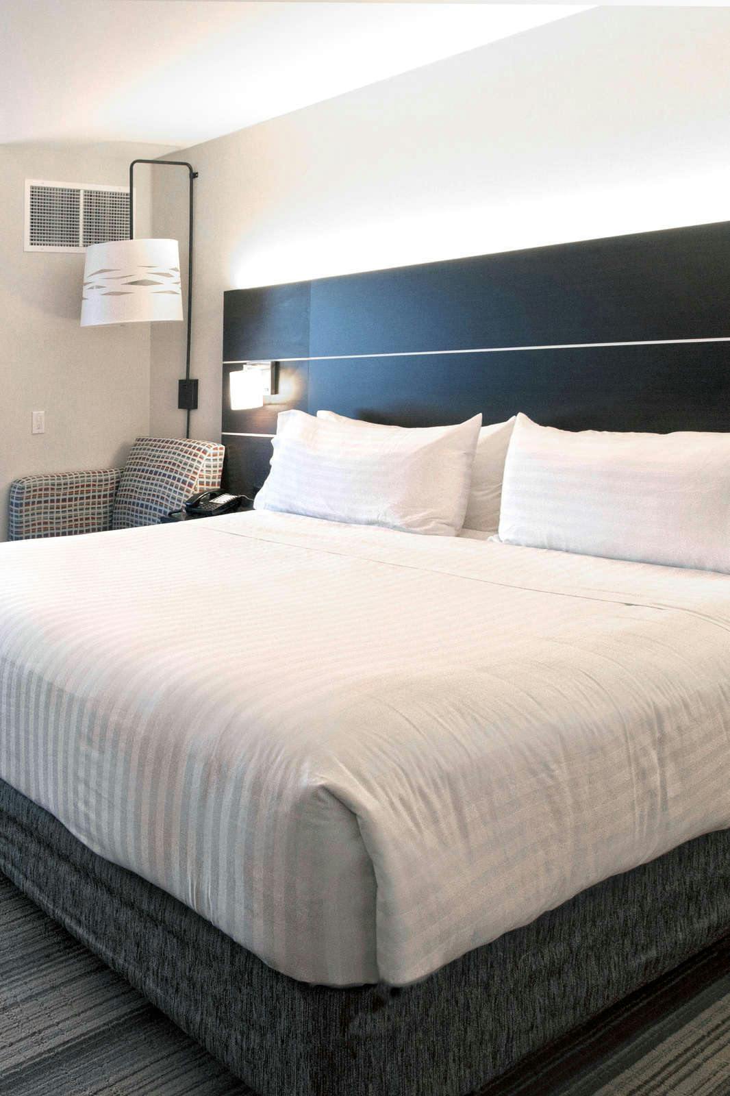 Hotel Holiday Inn Express & Suites Johnstown photo 2