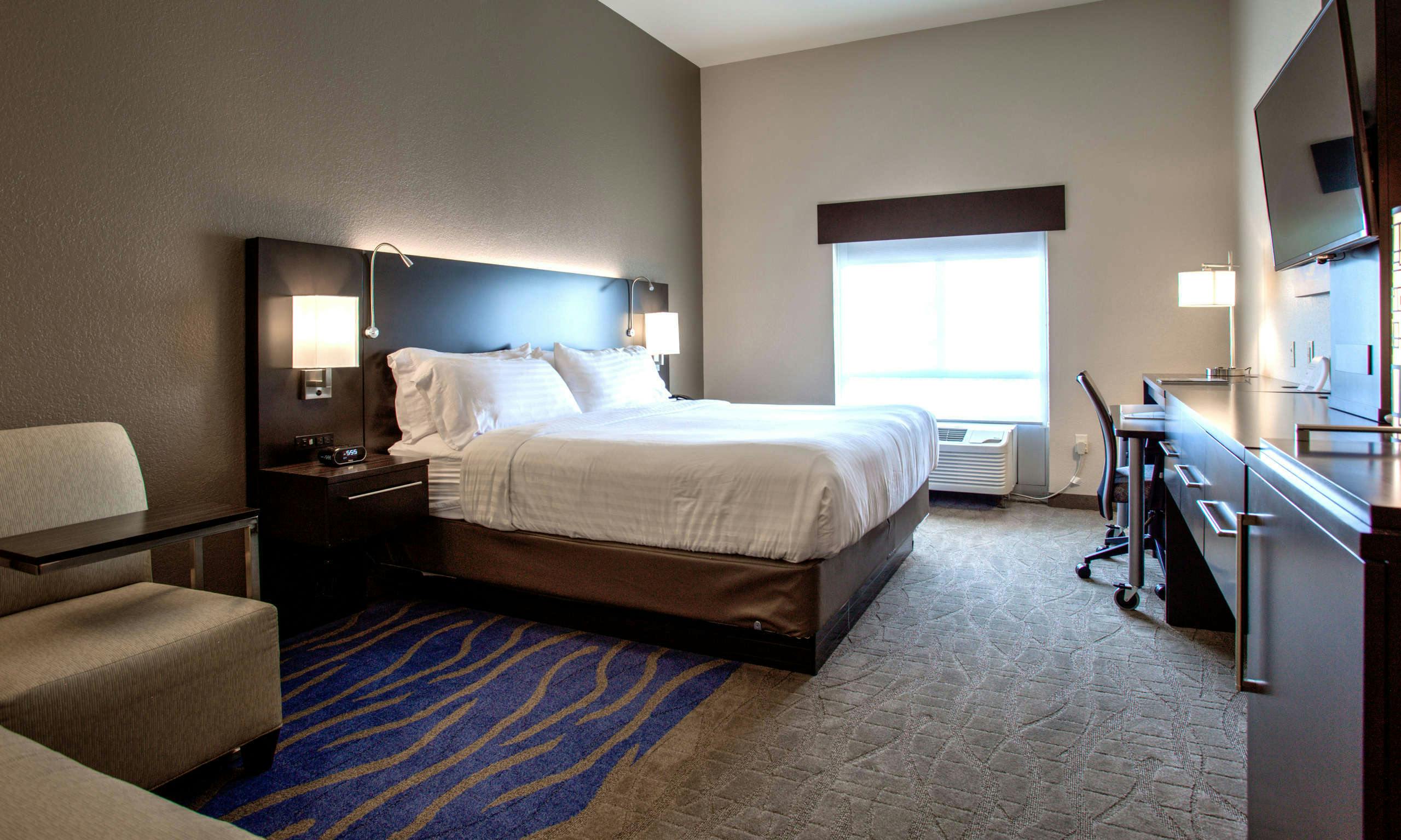 Holiday Inn Express & Suites Lancaster East - Strasburg