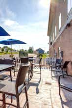 Hotel Holiday Inn Express & Suites Lancaster East - Strasburg photo 1
