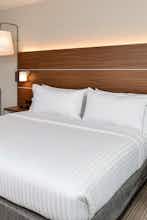 Hotel Holiday Inn Express & Suites Salem photo 4