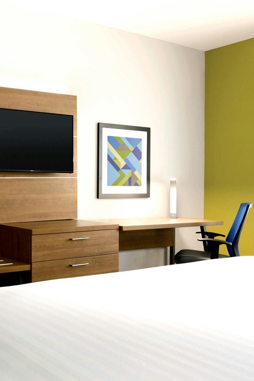 Hotel Holiday Inn Express & Suites McAllen - Medical Center Area photo 4