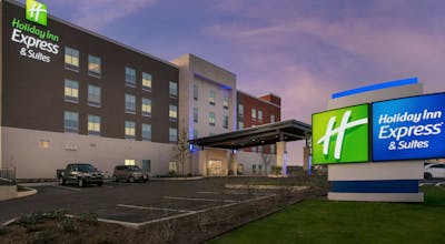 Holiday Inn Express & Suites San Antonio North - Windcrest