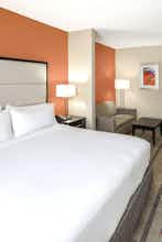 Hotel Holiday Inn Express & Suites Duluth Mall Area photo 5