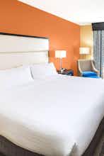 Hotel Holiday Inn Express & Suites Duluth Mall Area photo 4