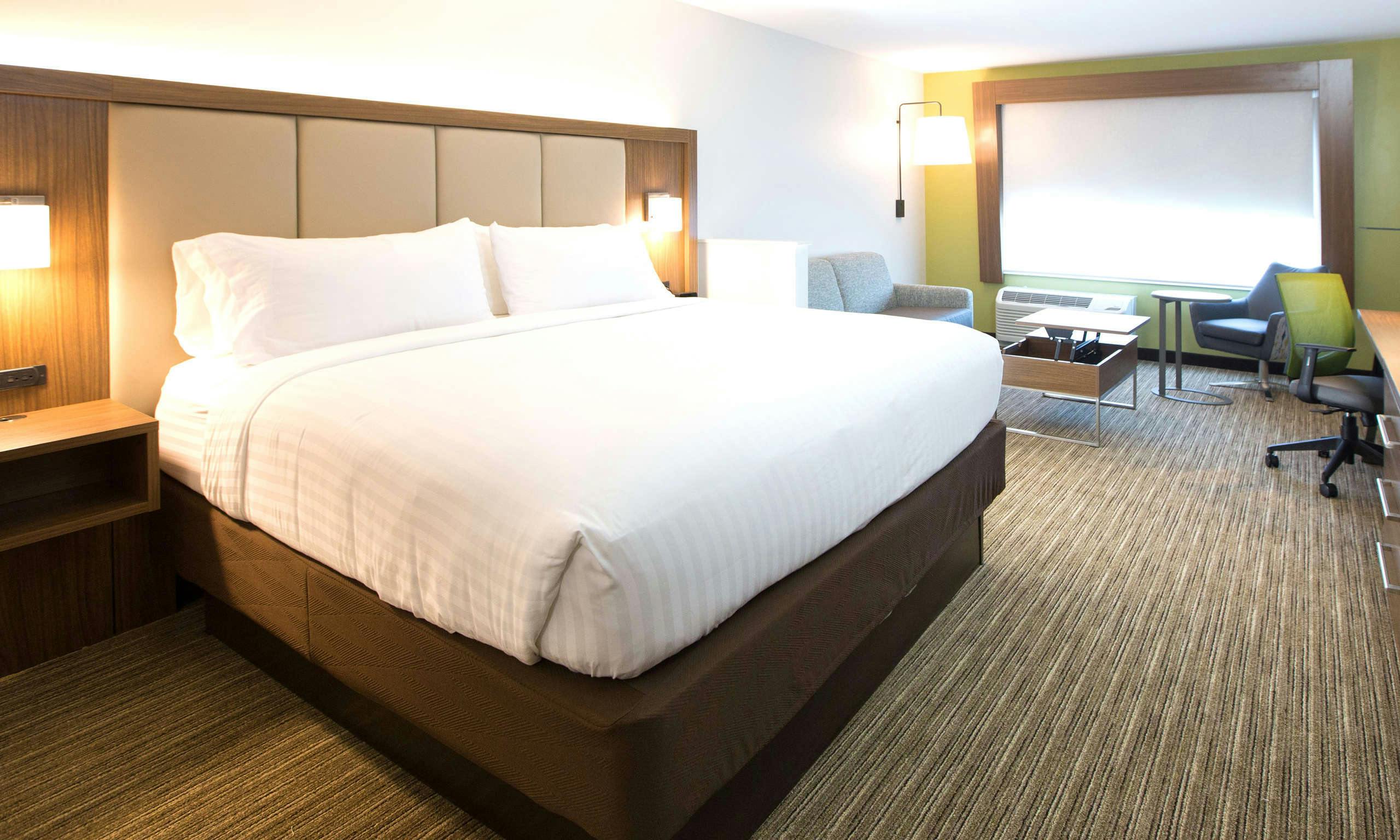 Holiday Inn Express & Suites Greenville S - Piedmont