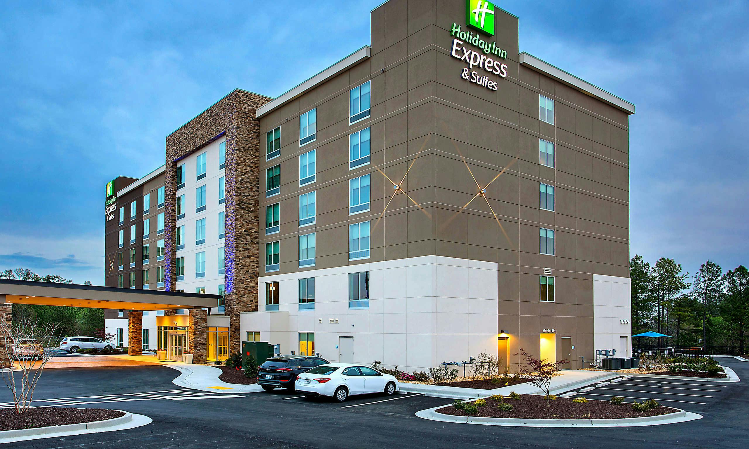Holiday Inn Express & Suites Covington