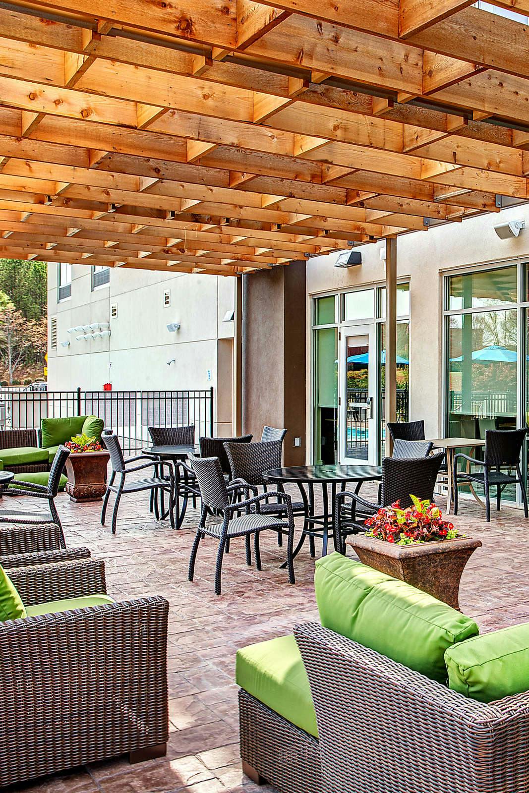 Hotel Holiday Inn Express & Suites Covington photo 1