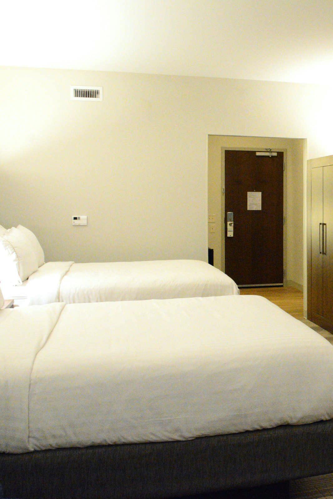 Hotel Holiday Inn Express & Suites Lexington Park - California photo 4