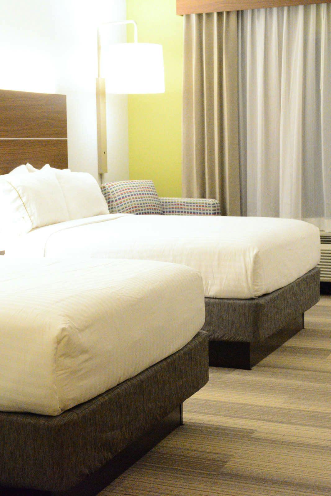 Hotel Holiday Inn Express & Suites Lexington Park - California photo 5