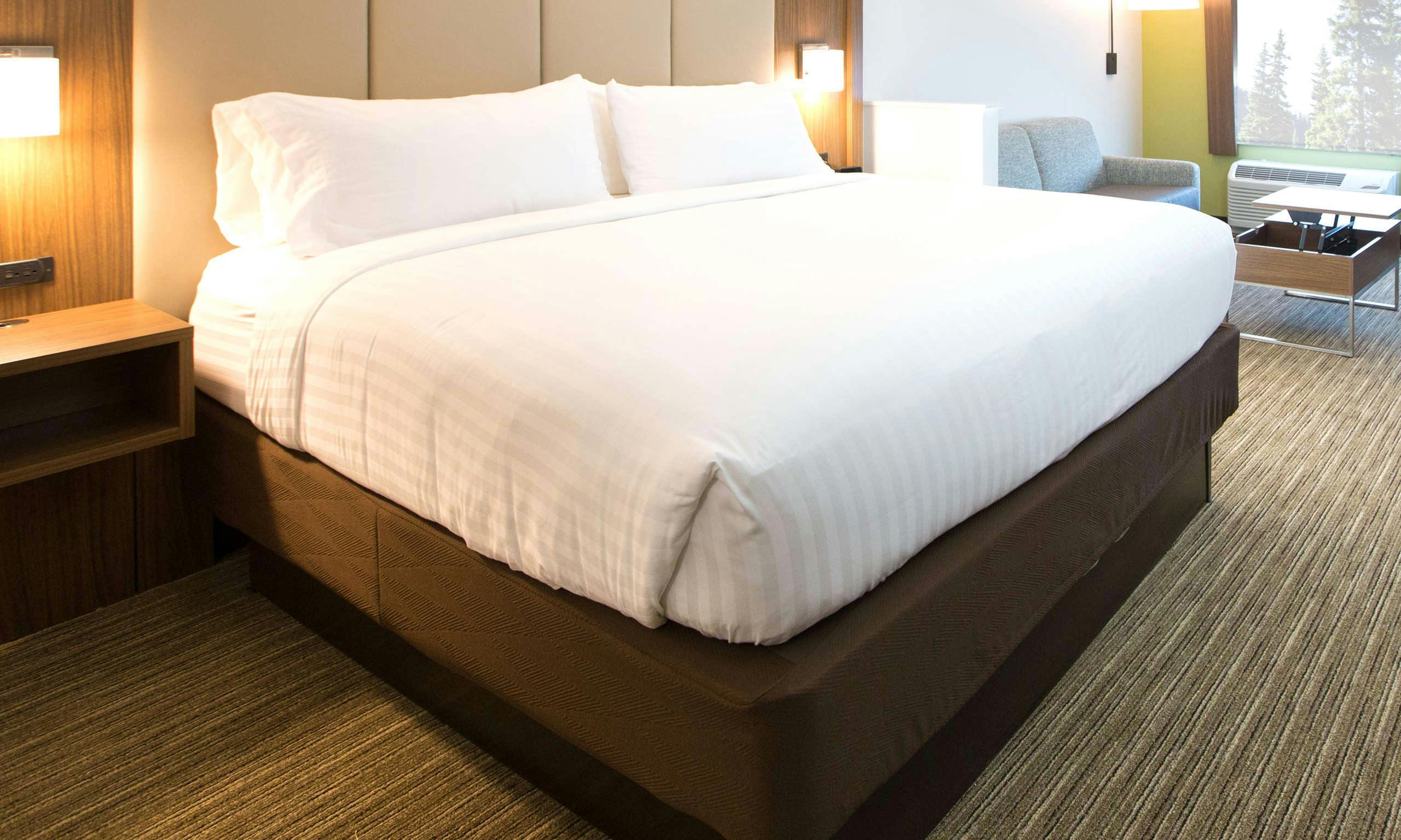 Holiday Inn Express & Suites Greenwood Mall