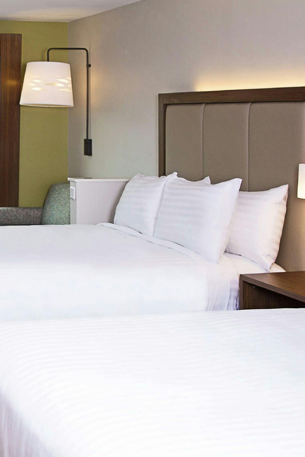 Hotel Holiday Inn Express & Suites Greenwood Mall photo 3