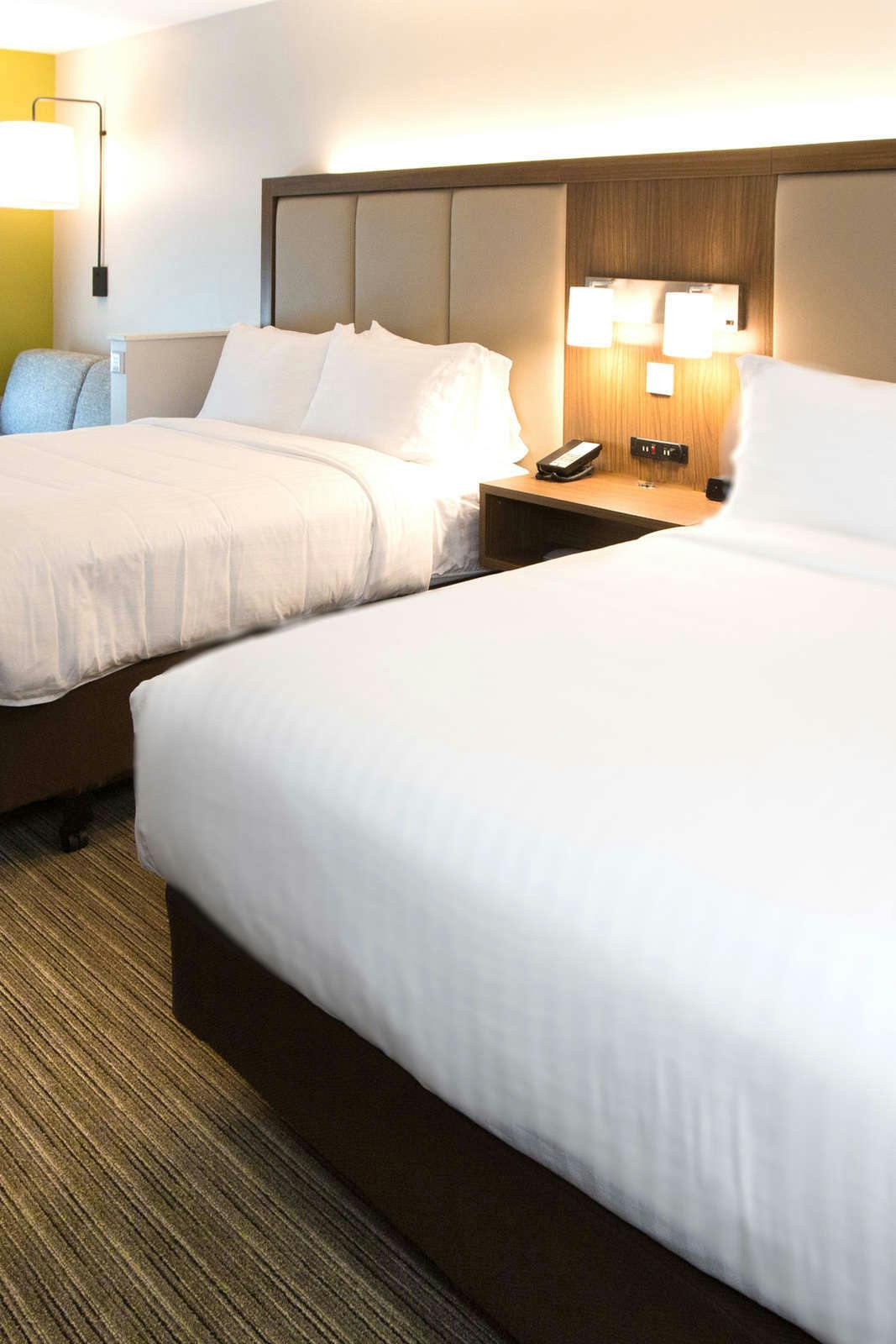 Hotel Holiday Inn Express & Suites Greenwood Mall photo 5