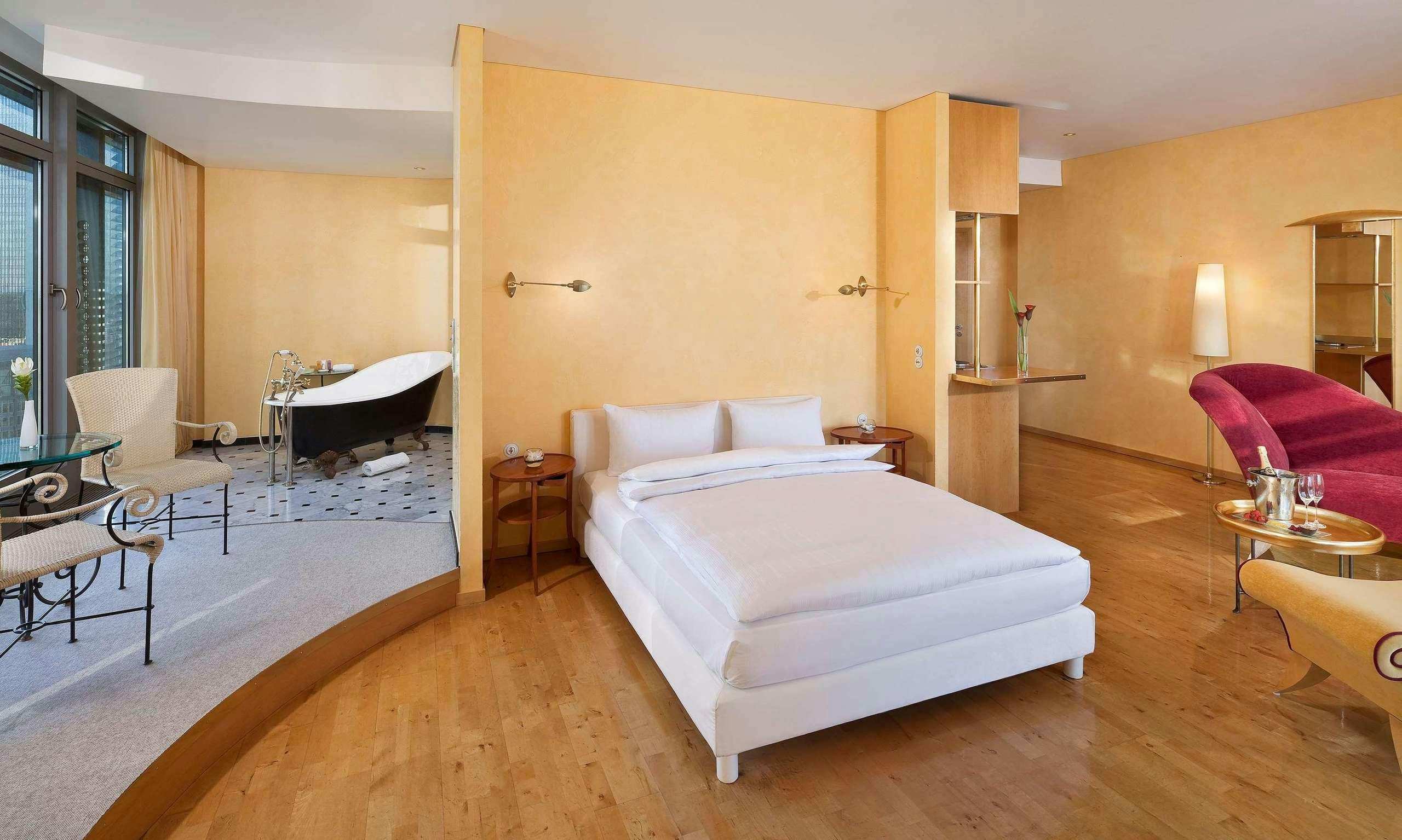 Hotel Frankfurt Eurotheum photo 1