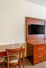 Hotel Comfort Suites Burlington Near I-5 photo 2