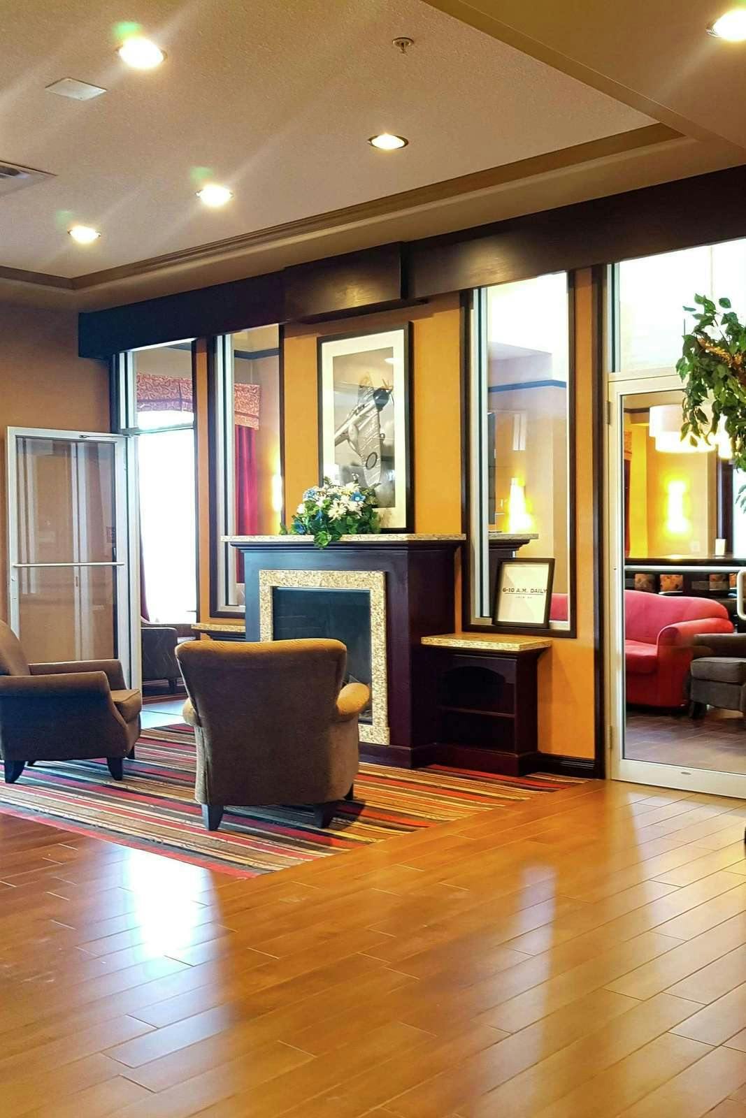 Hotel Hampton Inn And Suites Edmonton International Airport photo 5