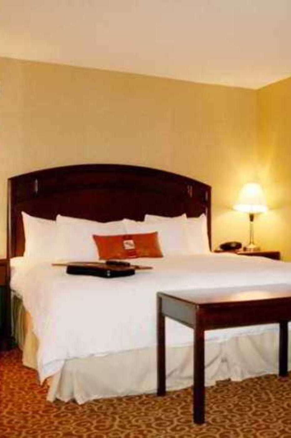 Hotel Hampton Inn And Suites Edmonton International Airport photo 1