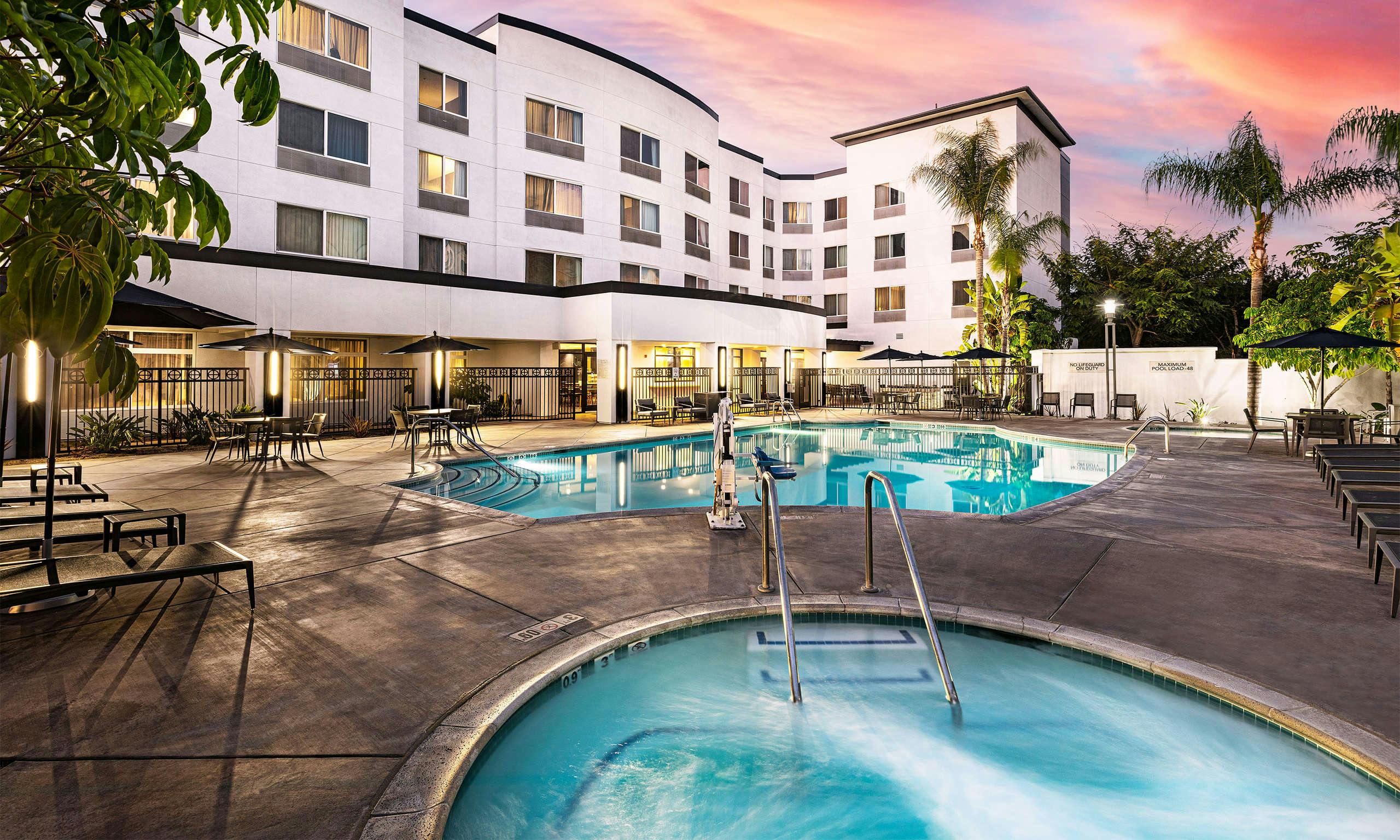 Courtyard by Marriott Anaheim Resort/Convention Center