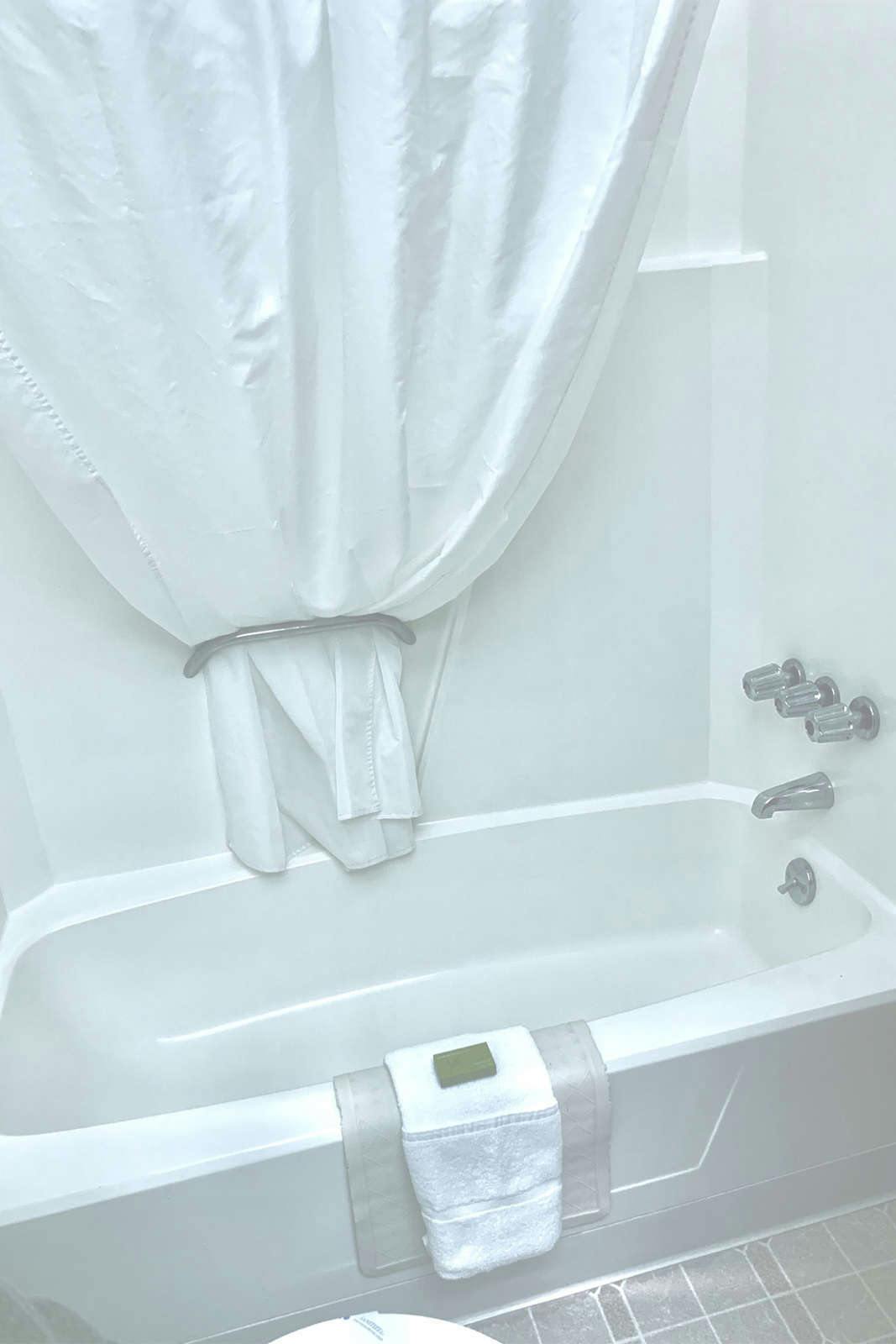 Hotel The Bicentennial Inn photo 5