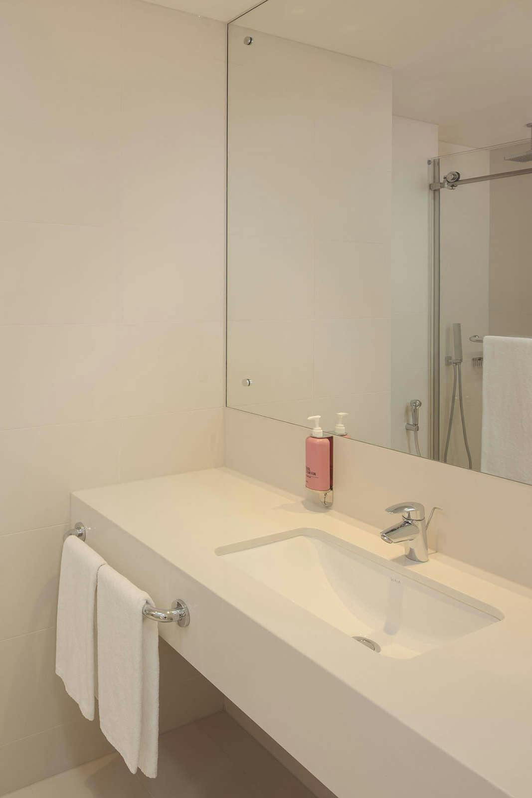 Hotel Rove Healthcare City photo 5