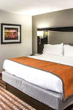 Hotel Holiday Inn Express & Suites Nashville Southeast - Antioch photo 1