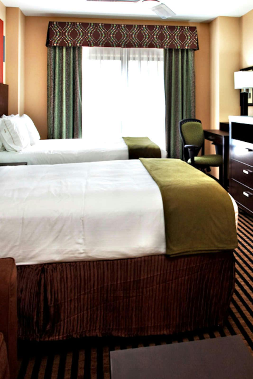 Hotel Holiday Inn Express Donaldsonville photo 2