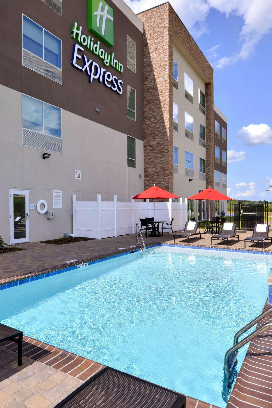 Hotel Holiday Inn Express Donaldsonville photo 1