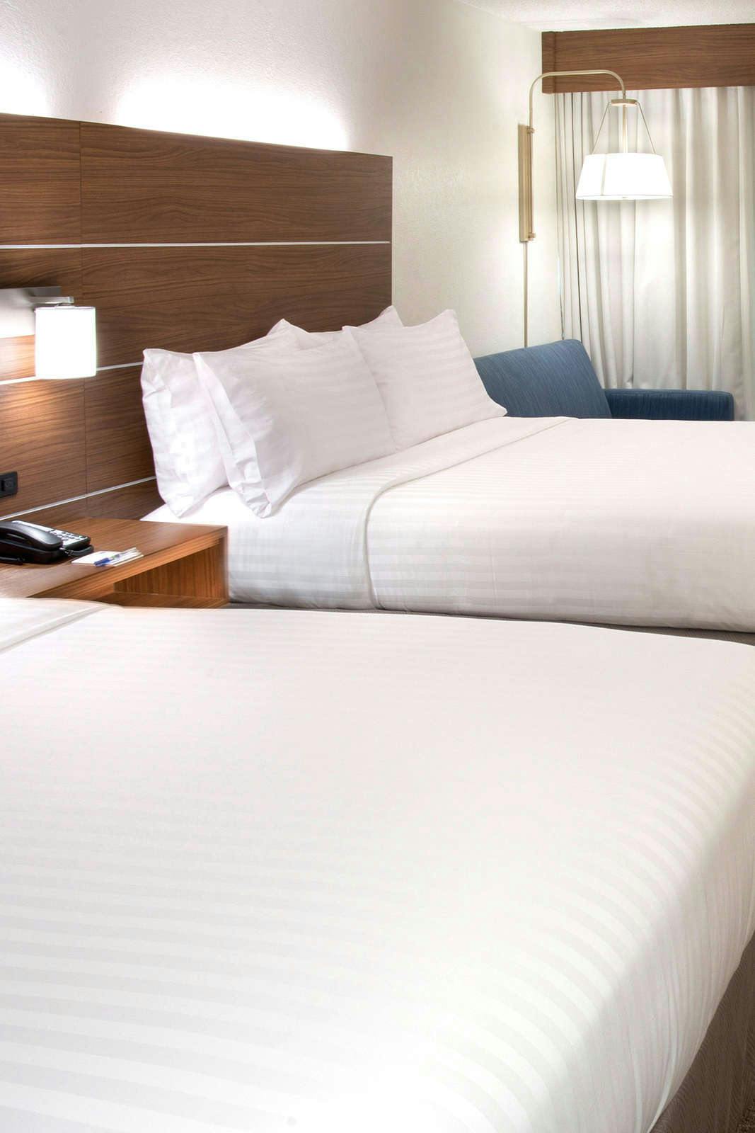 Hotel Holiday Inn Express Hilton Head Island photo 3