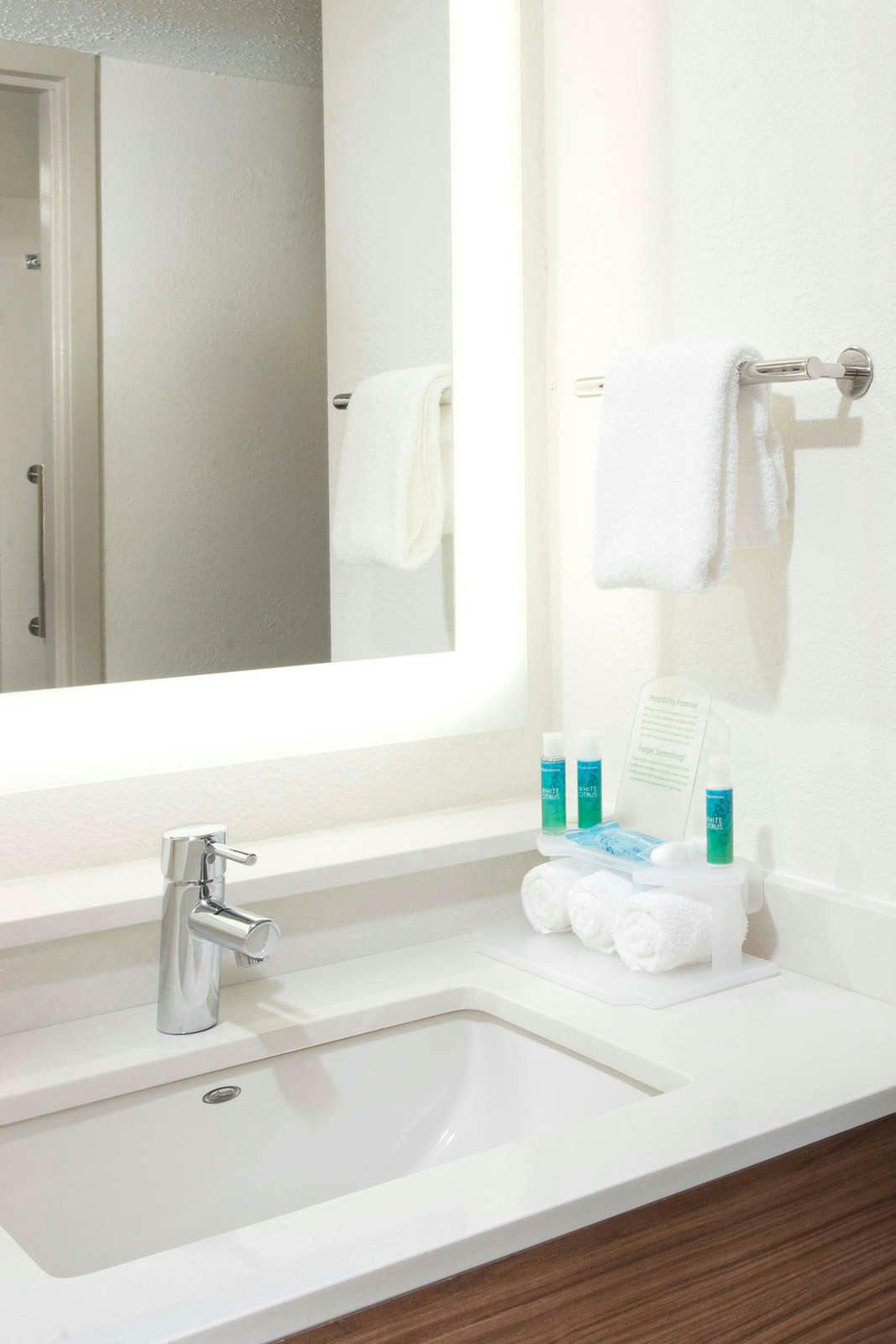 Hotel Holiday Inn Express Hilton Head Island photo 5