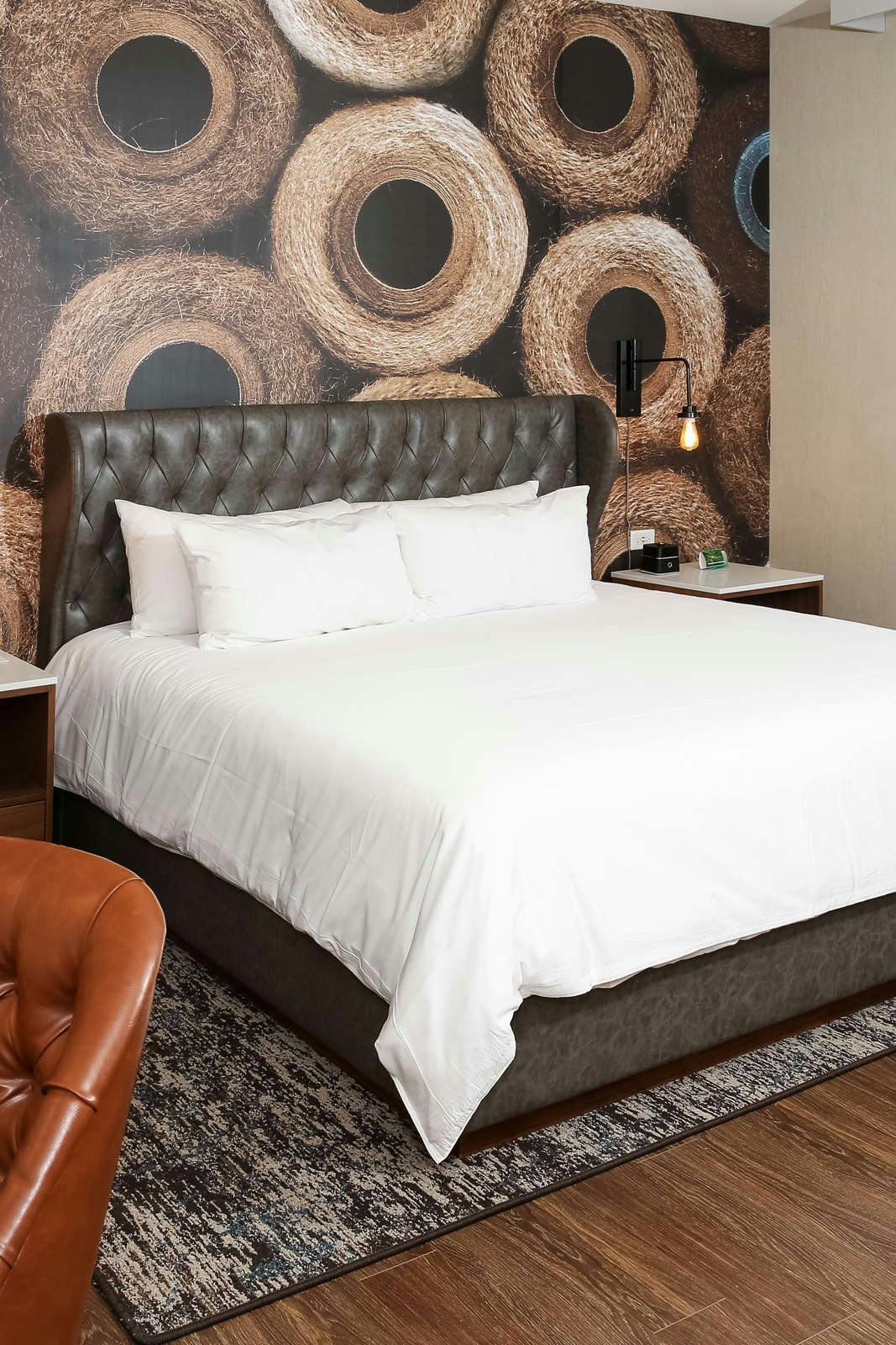 Hotel Hotel Indigo Naperville Riverwalk photo 2