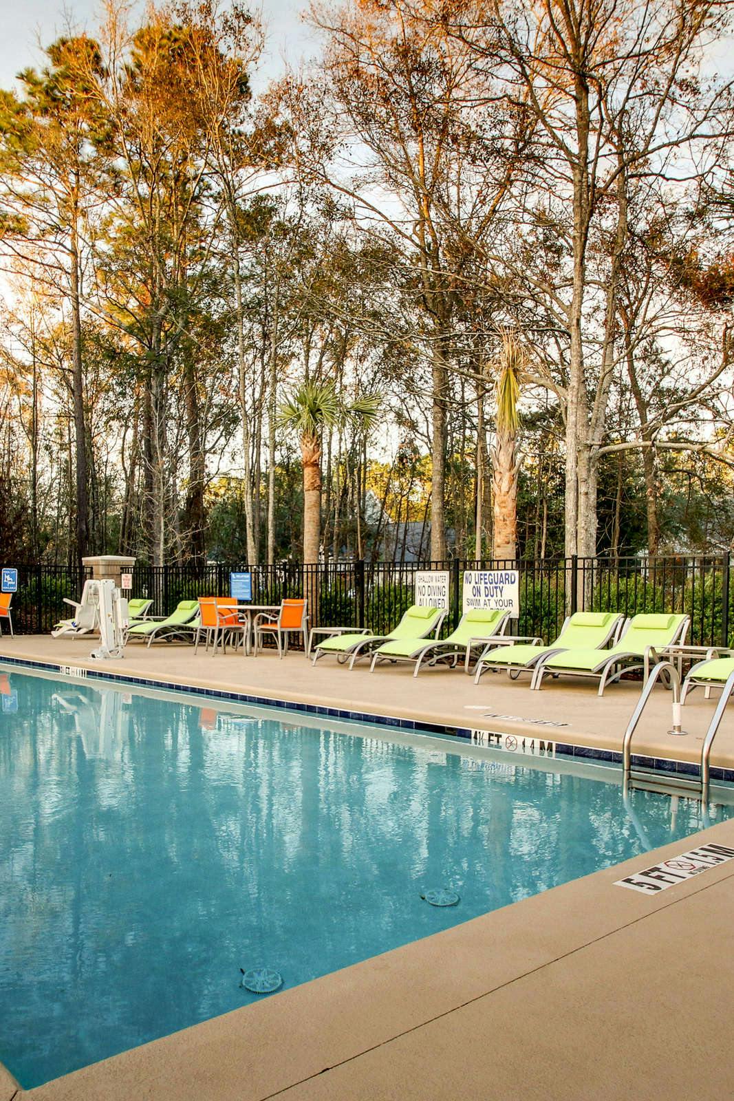 Hotel Holiday Inn Express & Suites Summerville photo 1