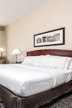Hotel Holiday Inn Express & Suites Philadelphia - Mt. Laurel photo 1