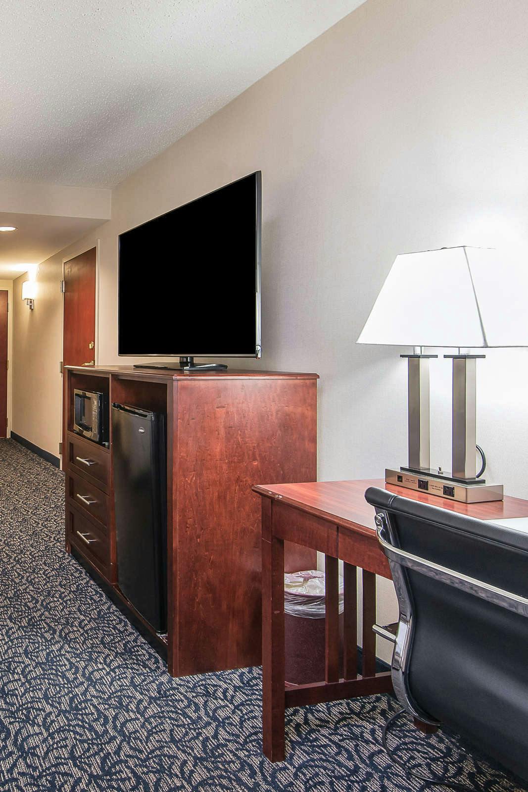Hotel Holiday Inn Express & Suites Philadelphia - Mt. Laurel photo 5