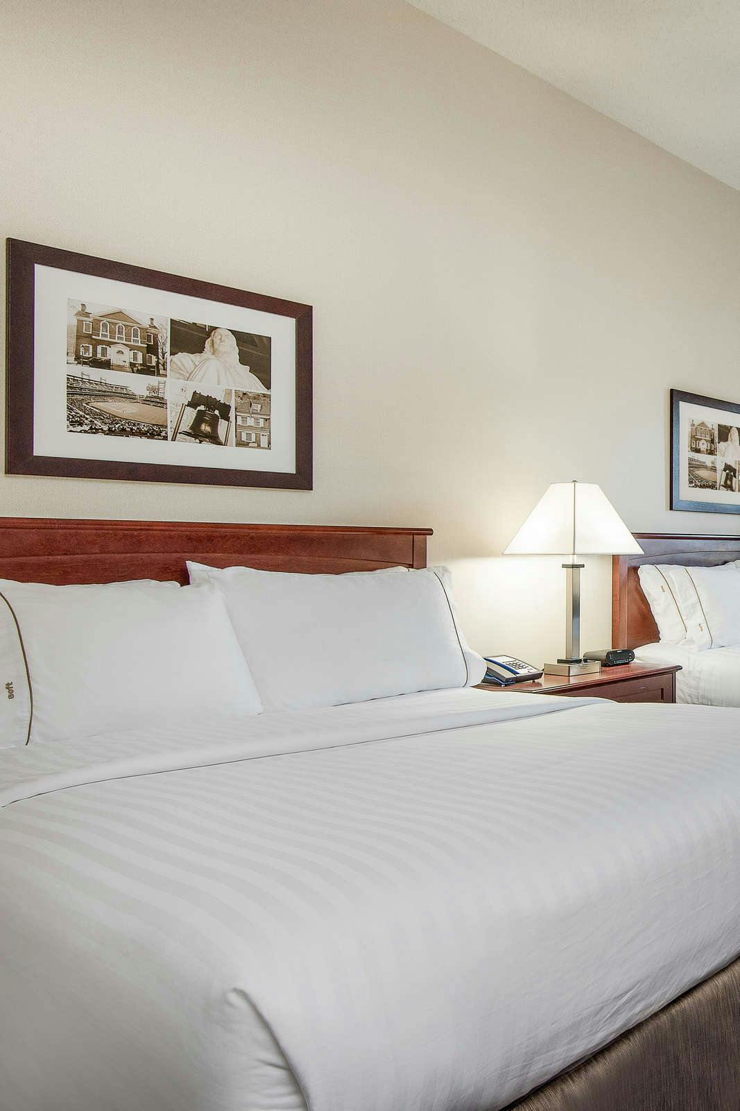 Hotel Holiday Inn Express & Suites Philadelphia - Mt. Laurel photo 2