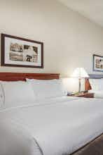 Hotel Holiday Inn Express & Suites Philadelphia - Mt. Laurel photo 2