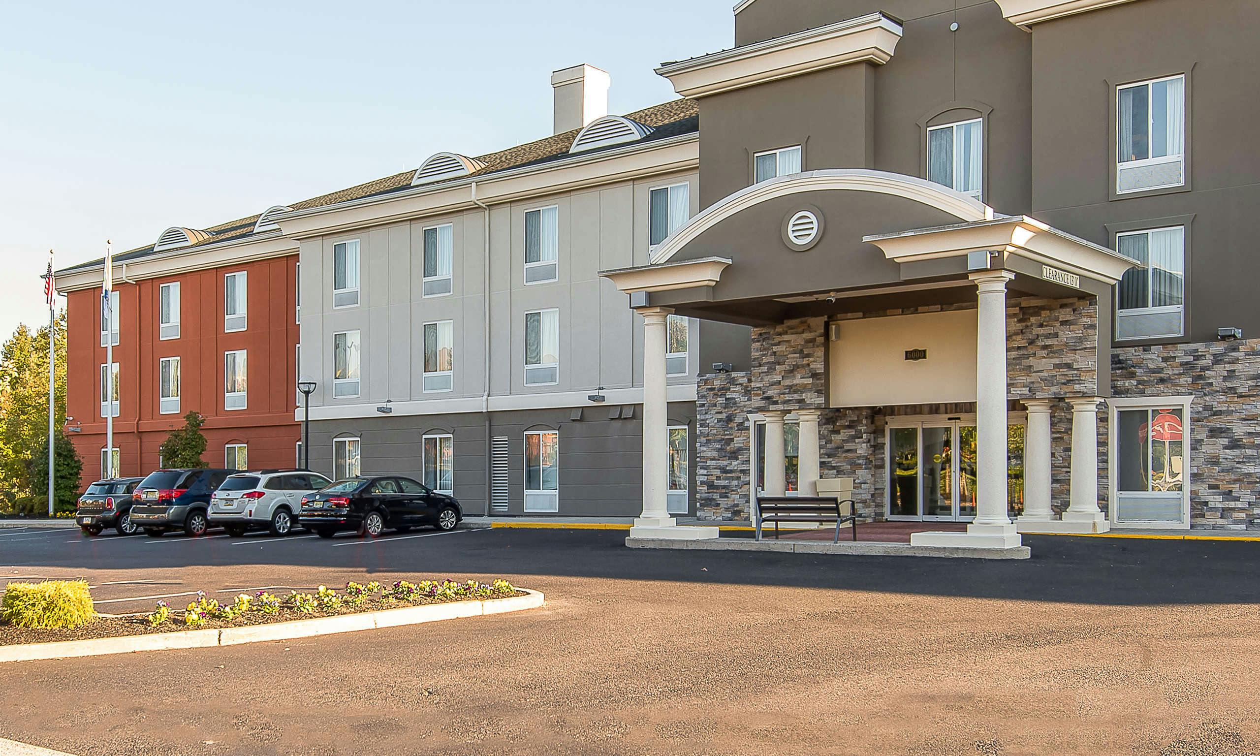 Holiday Inn Express & Suites Philadelphia - Mt. Laurel