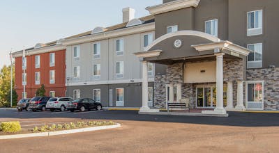 Holiday Inn Express & Suites Philadelphia - Mt. Laurel