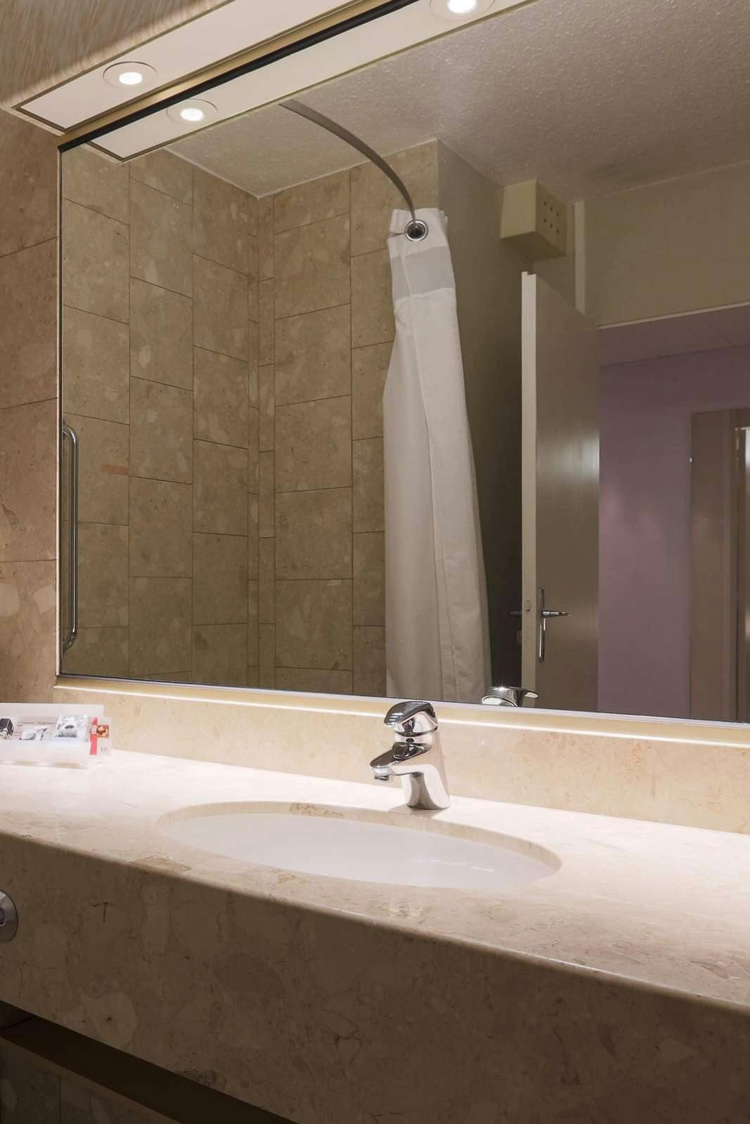 Hotel Mercure Strasbourg Palais des Congres photo 3