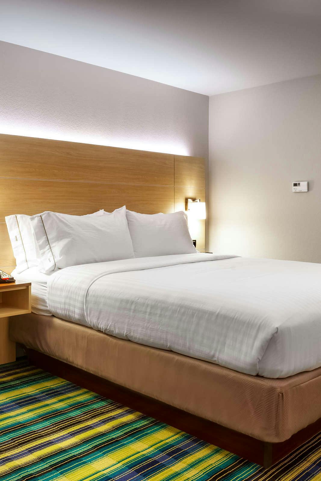 Hotel Holiday Inn Express & Suites Phoenix West - Buckeye photo 2