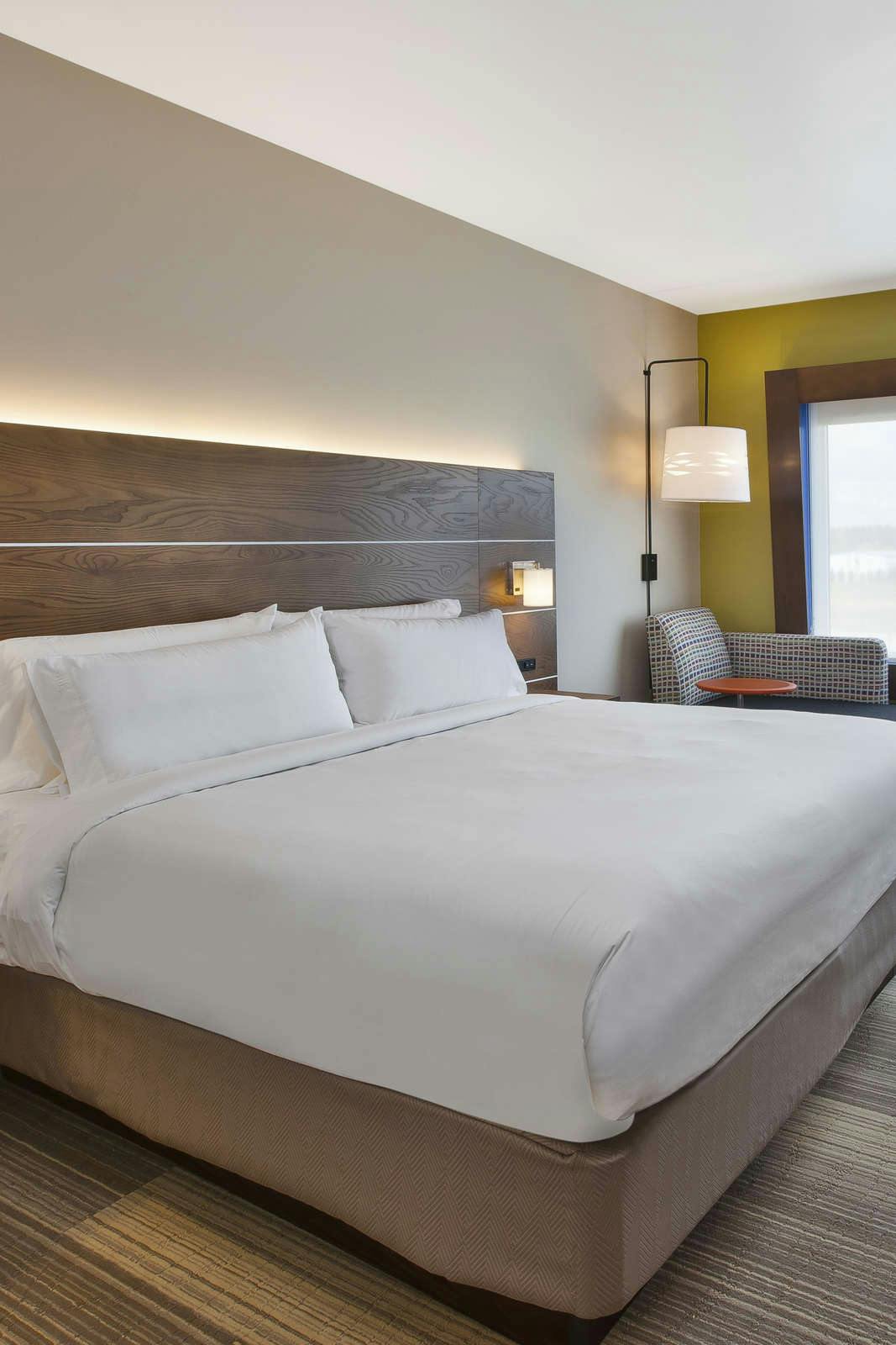 Hotel Holiday Inn Express & Suites South Hill photo 3