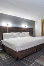 Hotel Red Roof PLUS+ & Suites Knoxville West-Cedar Bluff photo 2