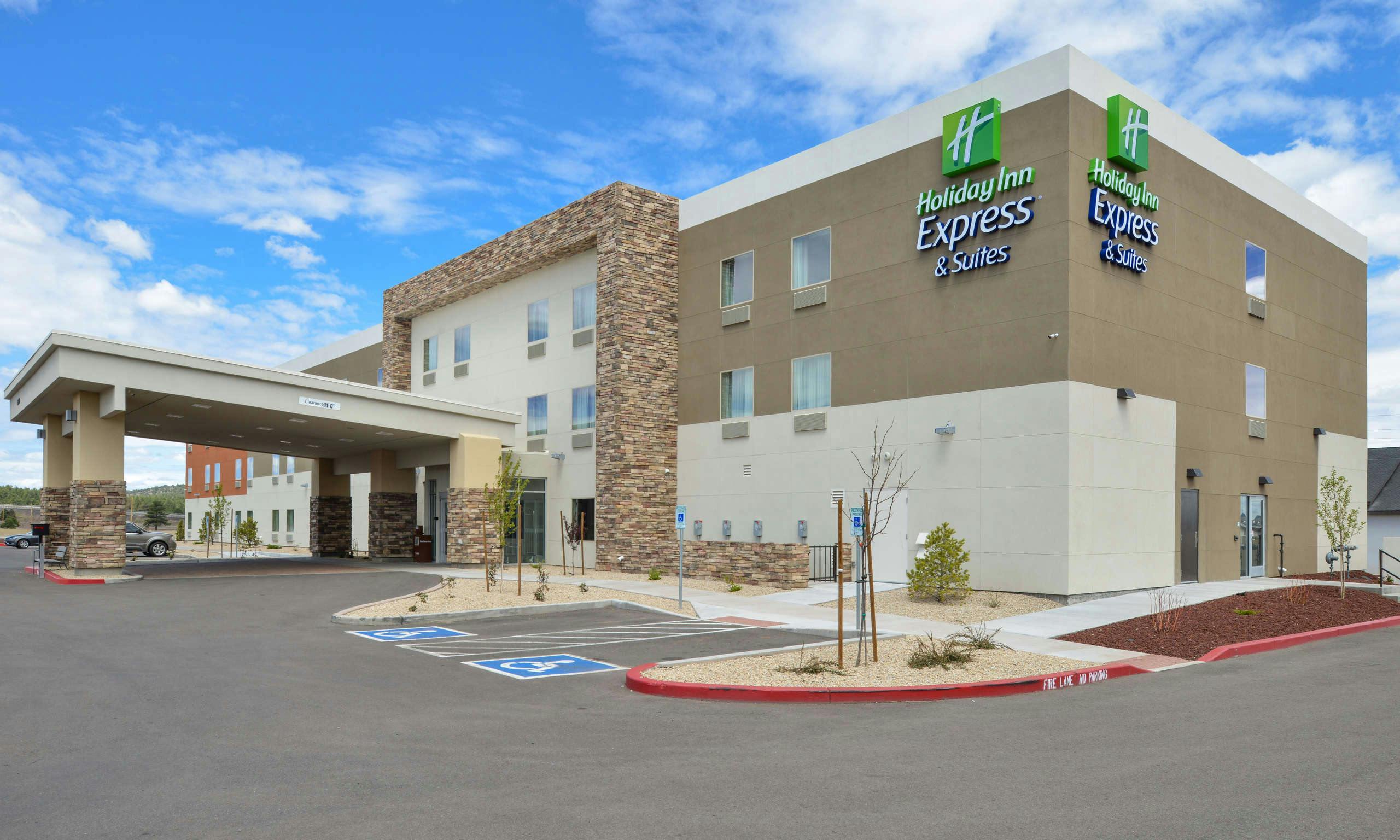 Holiday Inn Express & Suites Williams