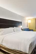 Hotel Holiday Inn Express Newberg - Wine Country photo 1