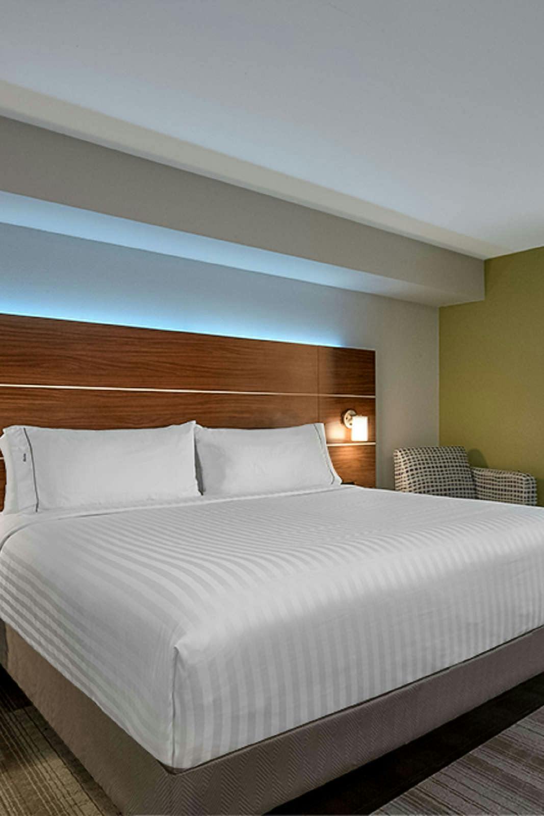 Hotel Holiday Inn Express & Suites Pigeon Forge - Sevierville photo 2