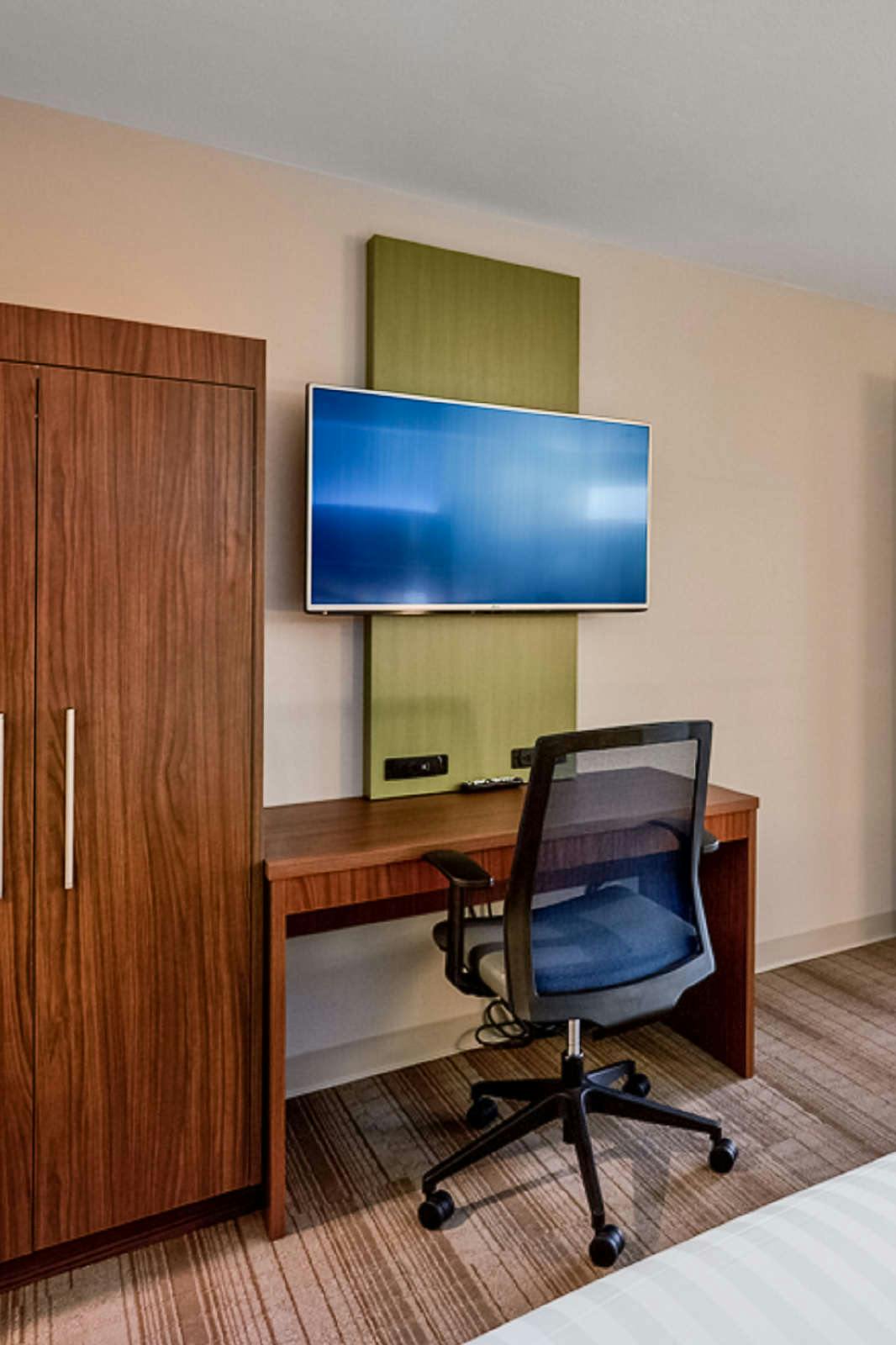 Hotel Holiday Inn Express & Suites Pigeon Forge - Sevierville photo 3