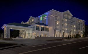 Holiday Inn Express & Suites Pigeon Forge - Sevierville