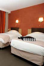 Hotel Kyriad Avignon Palais Des Papes photo 2